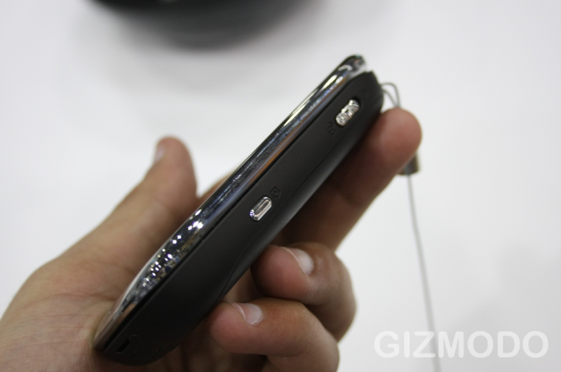 Illustration for article titled HANDS-ON Motorola Evoke QA4 Nice, But Will Not Make Moto $$$